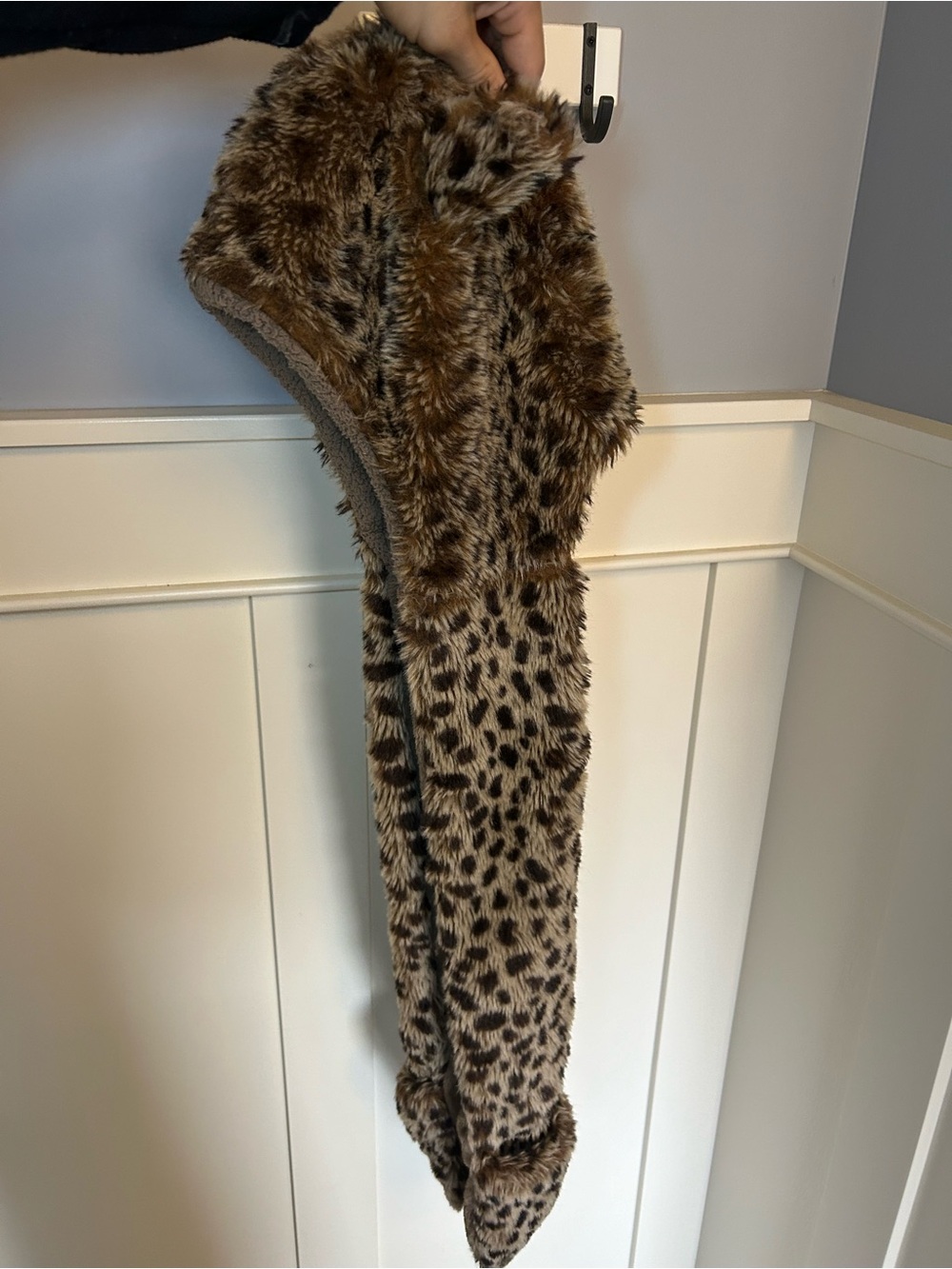 Vintage Aldo sherpa fleece lined leopard fur hat accessory - Picture 2 of 10